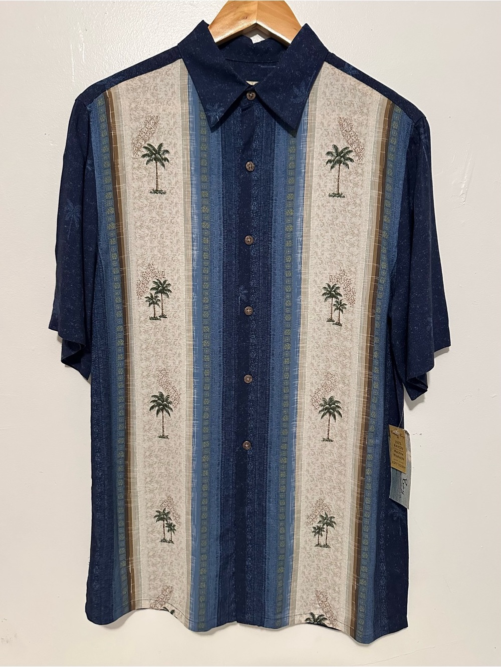 Men's Batik Bay Navy Palm-Print Short Sleeve Button-Up Shirt